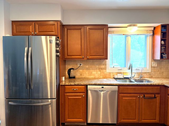 550 S Walnut Street, Mundelein, IL 60060