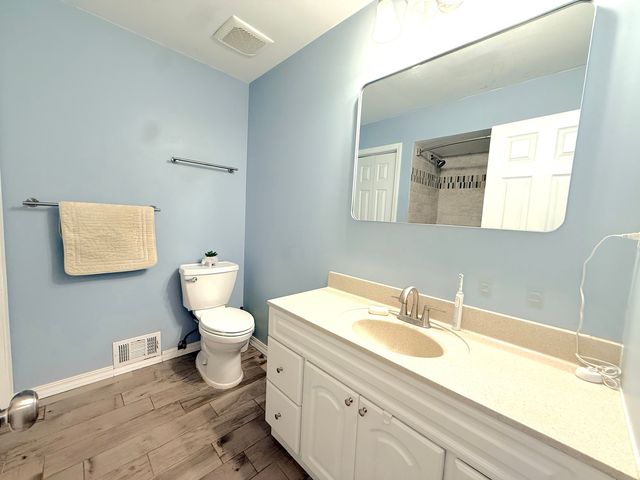 550 S Walnut Street, Mundelein, IL 60060