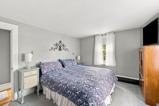76 Haseltine St, Haverhill, MA 01835