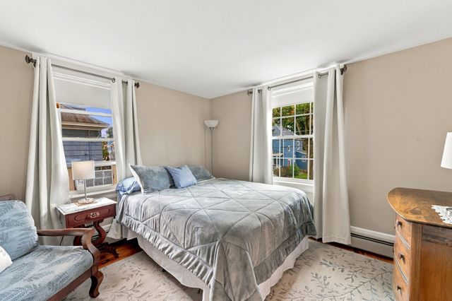 76 Haseltine St, Haverhill, MA 01835