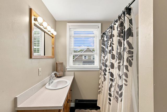 76 Haseltine St, Haverhill, MA 01835