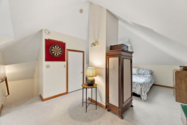 76 Haseltine St, Haverhill, MA 01835