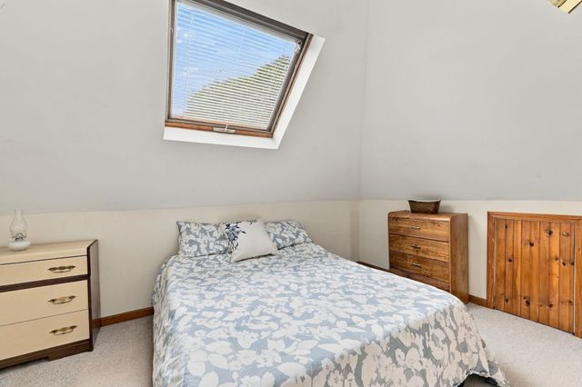 76 Haseltine St, Haverhill, MA 01835
