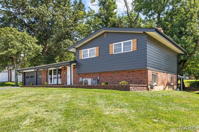 1112 Trieste Drive, St Louis, MO 63146