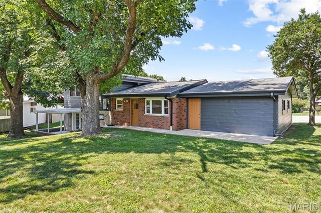 1112 Trieste Drive, St Louis, MO 63146