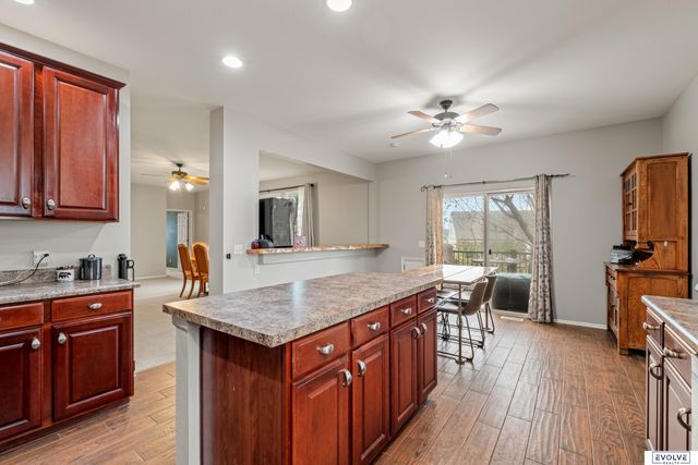 8520 S 159th Street, Omaha, NE 68136