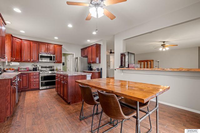 8520 S 159th Street, Omaha, NE 68136