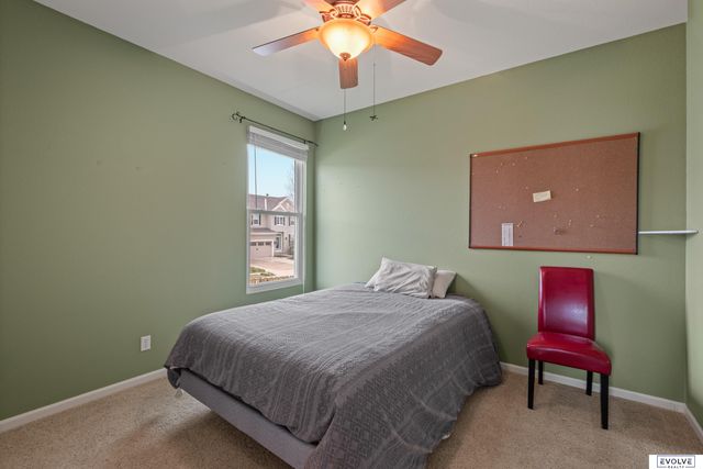 8520 S 159th Street, Omaha, NE 68136