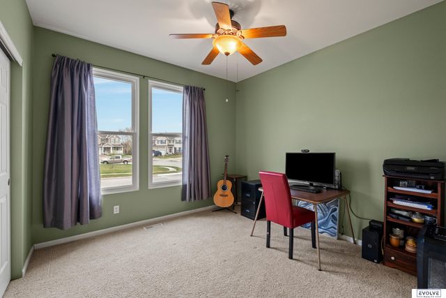 8520 S 159th Street, Omaha, NE 68136