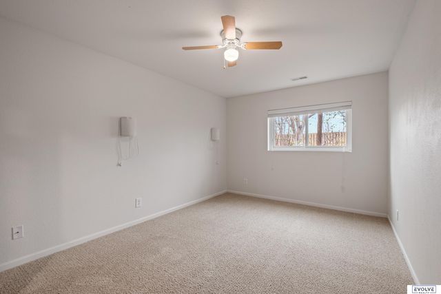 8520 S 159th Street, Omaha, NE 68136