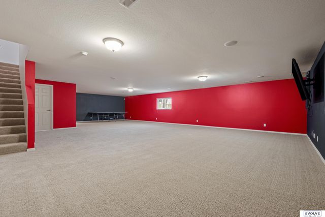 8520 S 159th Street, Omaha, NE 68136