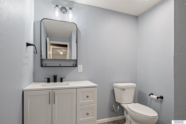 8520 S 159th Street, Omaha, NE 68136