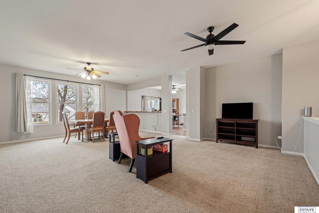 8520 S 159th Street, Omaha, NE 68136