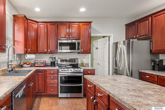 8520 S 159th Street, Omaha, NE 68136