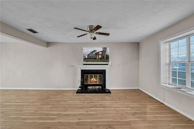 943 Still Harbor CIR, Chesapeake, VA 23320