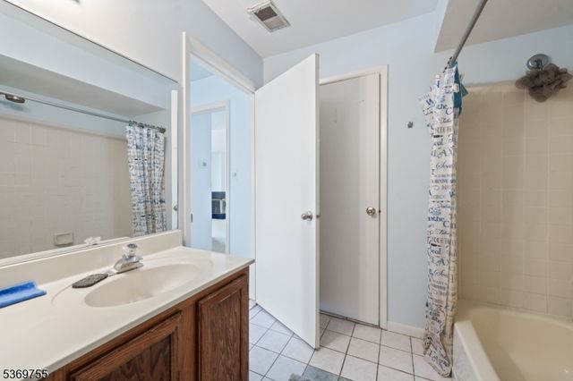 306 Trinity Ct 12, West Windsor Twp., NJ 08540