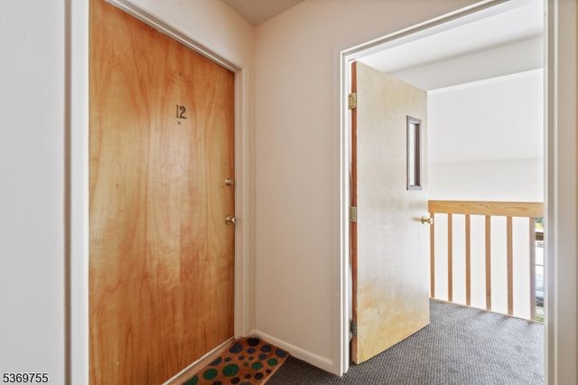 306 Trinity Ct 12, West Windsor Twp., NJ 08540