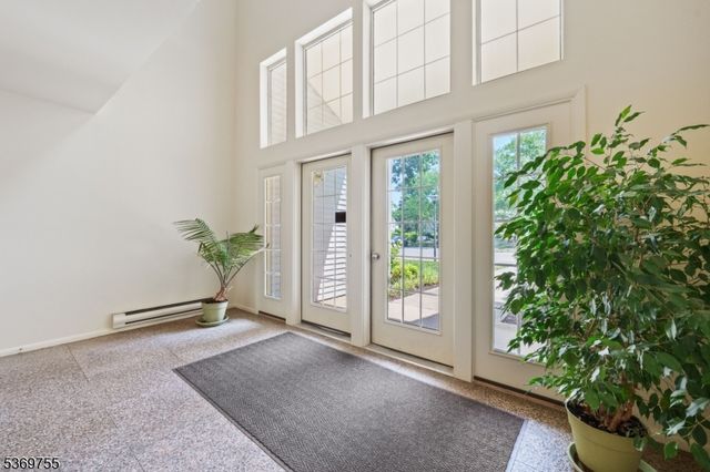 306 Trinity Ct 12, West Windsor Twp., NJ 08540