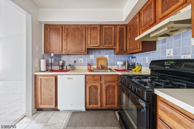 306 Trinity Ct 12, West Windsor Twp., NJ 08540