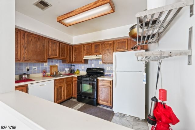 306 Trinity Ct 12, West Windsor Twp., NJ 08540