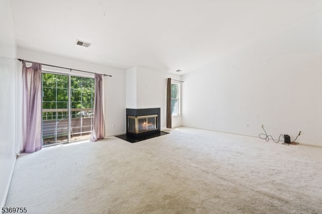 306 Trinity Ct 12, West Windsor Twp., NJ 08540