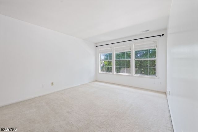 306 Trinity Ct 12, West Windsor Twp., NJ 08540