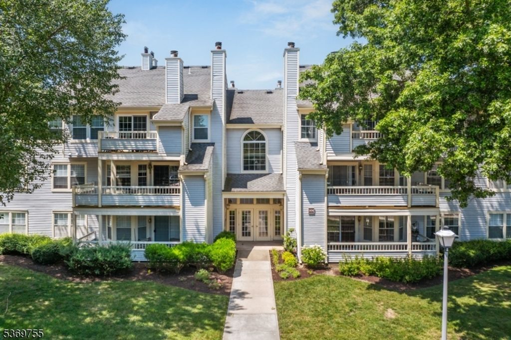 306 Trinity Ct 12, West Windsor Twp., NJ 08540