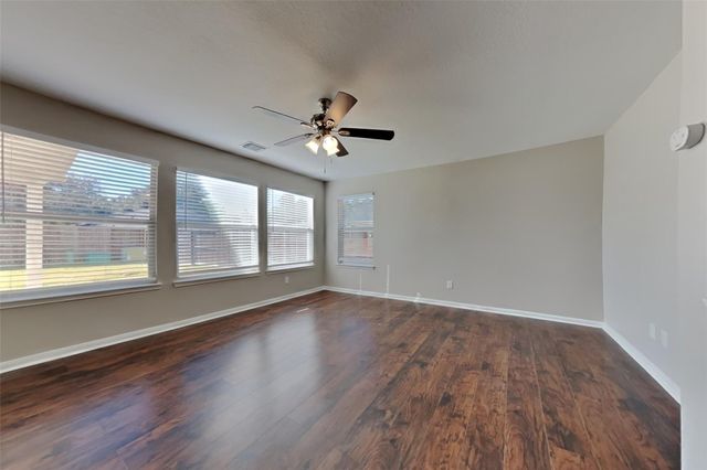 32126 Willow Creek Park, Conroe, TX 77385