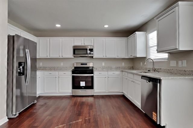 32126 Willow Creek Park, Conroe, TX 77385