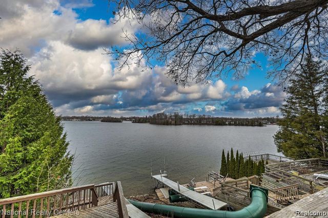 3453 Ormond Road, White Lake Charter Township, MI 48383