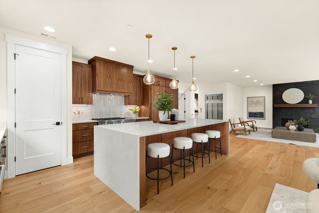 815 130th Avenue, Bellevue, WA 98005
