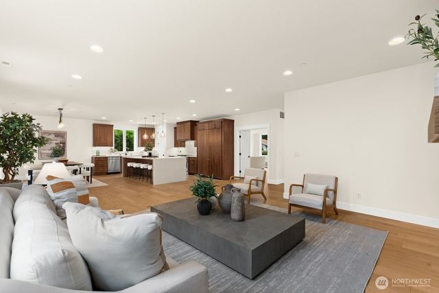 815 130th Avenue, Bellevue, WA 98005