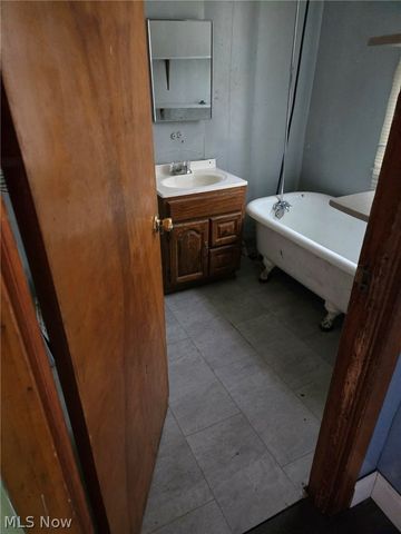 3196 W 46th Street, Cleveland, OH 44102