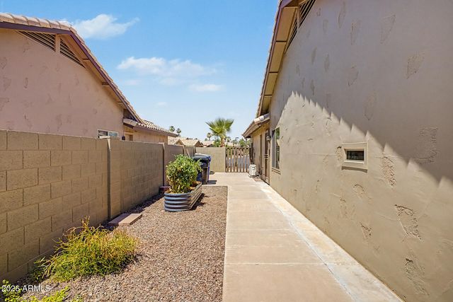 17383 N LONESOME DOVE Trail, Surprise, AZ 85374