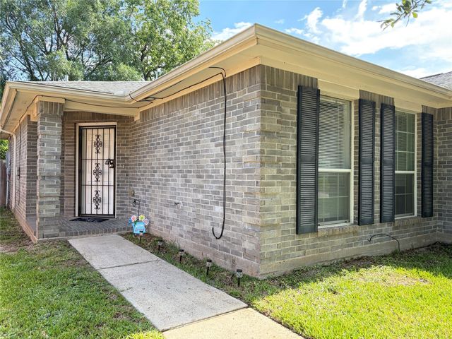 5239 Sugar Bush Drive, Houston, TX 77048