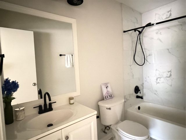 5239 Sugar Bush Drive, Houston, TX 77048