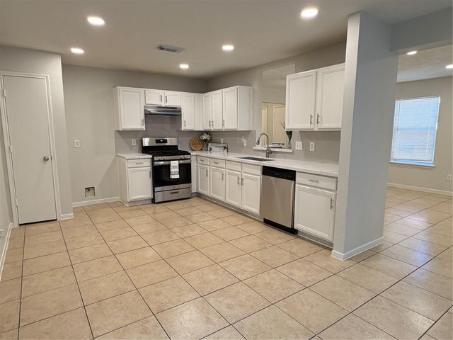 5239 Sugar Bush Drive, Houston, TX 77048