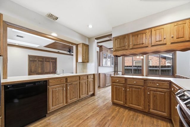 2434 N Coolidge, Wichita, KS 67204