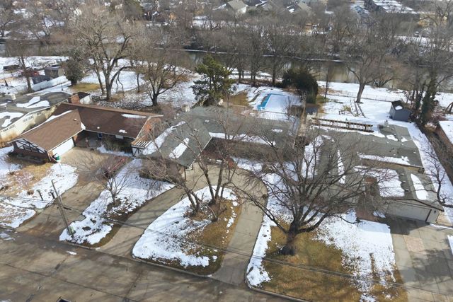 2434 N Coolidge, Wichita, KS 67204