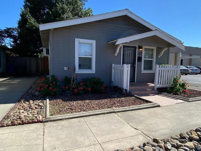 112 Almond Ave, Modesto, CA 95354