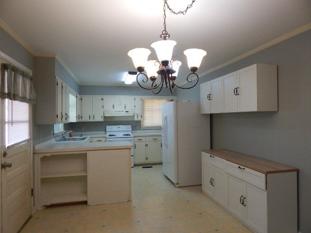 206 Chapel Dr, Mcminnville, TN 37110