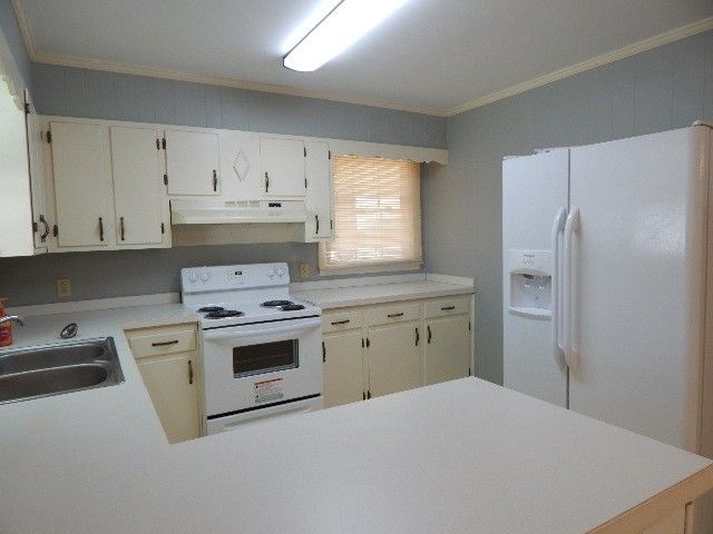 206 Chapel Dr, Mcminnville, TN 37110