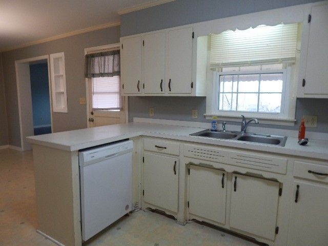 206 Chapel Dr, Mcminnville, TN 37110