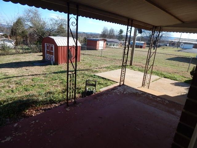 206 Chapel Dr, Mcminnville, TN 37110