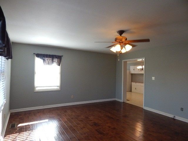 206 Chapel Dr, Mcminnville, TN 37110