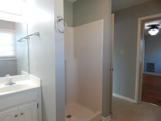 206 Chapel Dr, Mcminnville, TN 37110