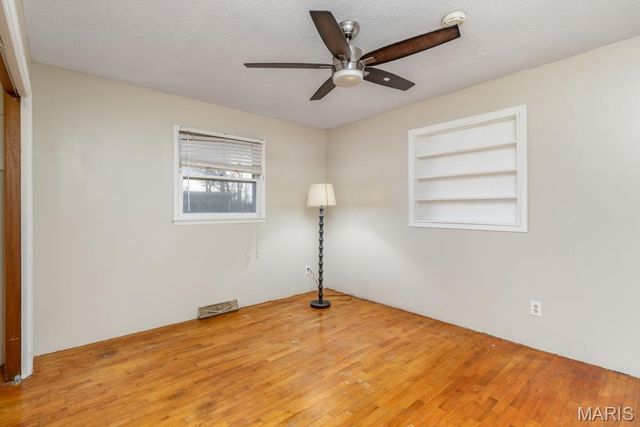 22807 Pioneer Drive, Lebanon, MO 65536