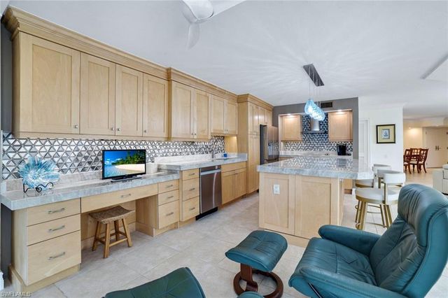 4041 Gulf Shore BLVD N 802, Naples, FL 34103