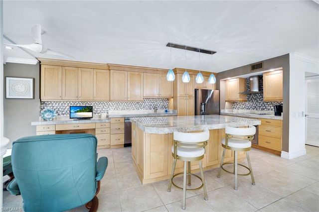 4041 Gulf Shore BLVD N 802, Naples, FL 34103