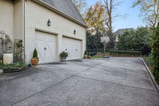 4013 Vailwood Dr, Nashville, TN 37215